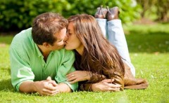 Crazy Facts About Kissing